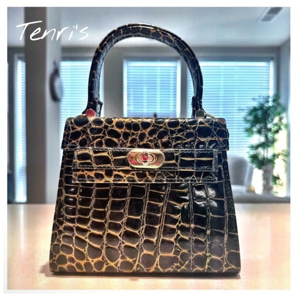 Tenri’s Vintage Women’s Croc-Embossed Handbag w/ Gold Hardware & Handle - Picture 12 of 12
